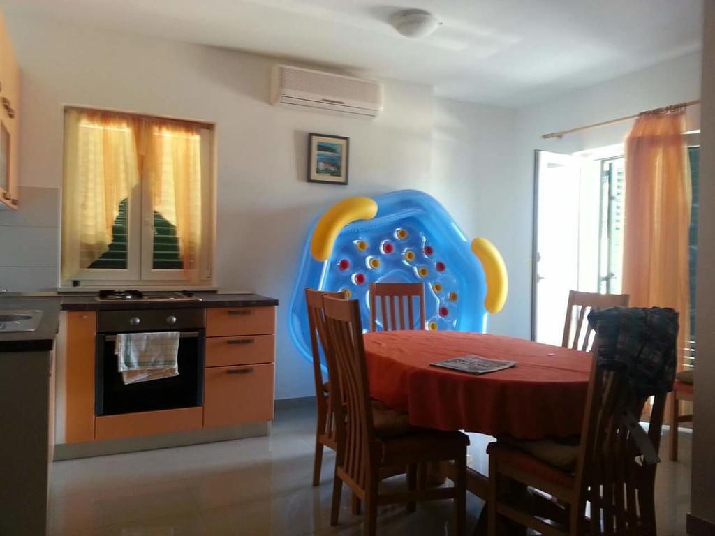 Apartment Brac Sutivan Chambre photo