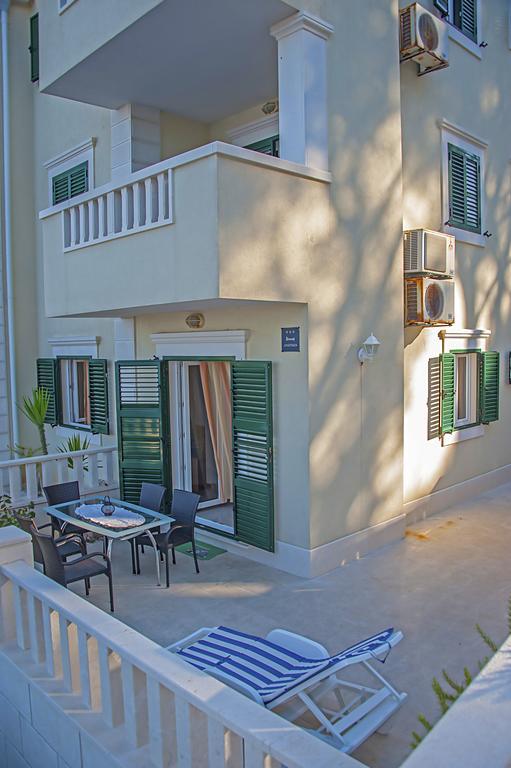 Apartment Brac Sutivan Extérieur photo