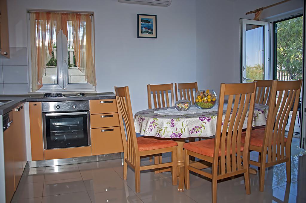 Apartment Brac Sutivan Extérieur photo