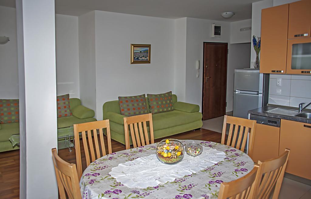 Apartment Brac Sutivan Extérieur photo