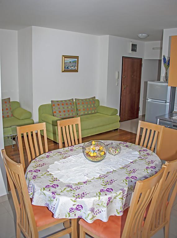Apartment Brac Sutivan Extérieur photo