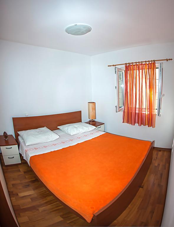 Apartment Brac Sutivan Extérieur photo